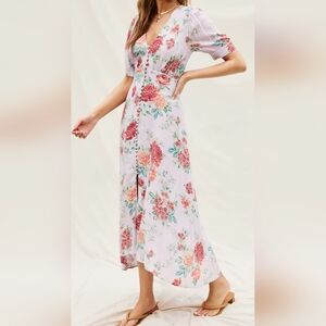 Dress Forum Los Angeles Floral V-Neck Short Sleeve Midi Dress - Purple Floral